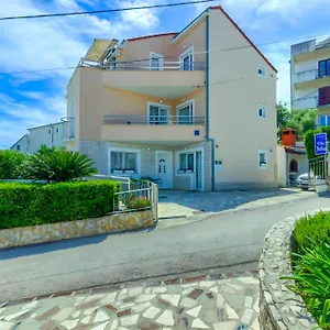 Jela , Trogir Horvátország